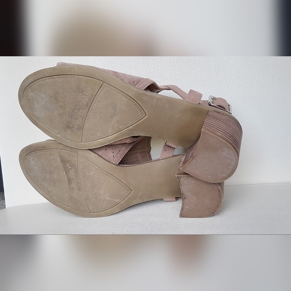 Franco Sarto Harlet 2 Suede Perforated Block Peep Toe Sandals Wms 8M - Picture 10 of 11